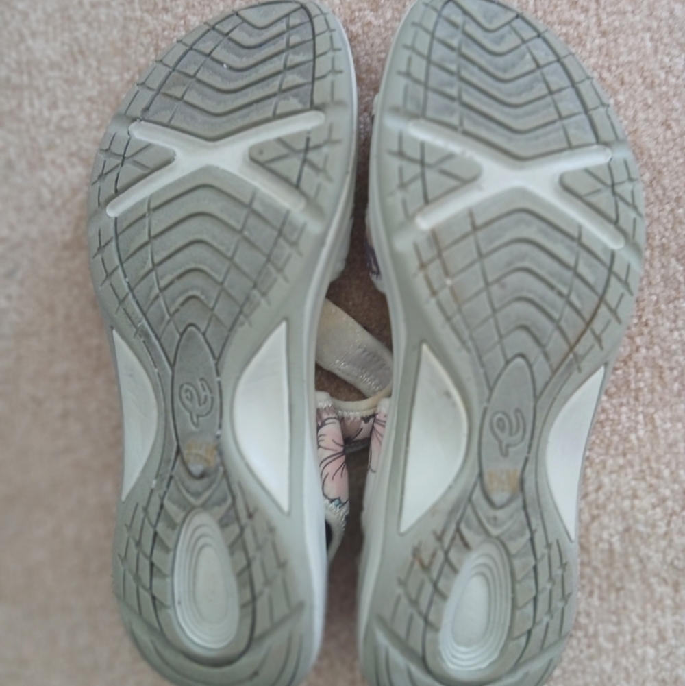 Easy Spirit Floral Sandals 8.5M - Picture 6 of 7